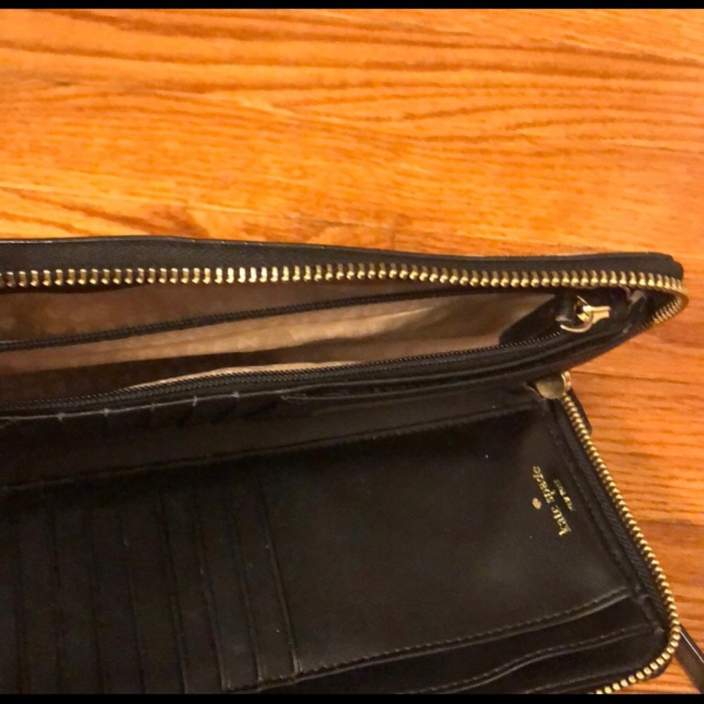 Kate Spade Wallet - Picture 2 of 8